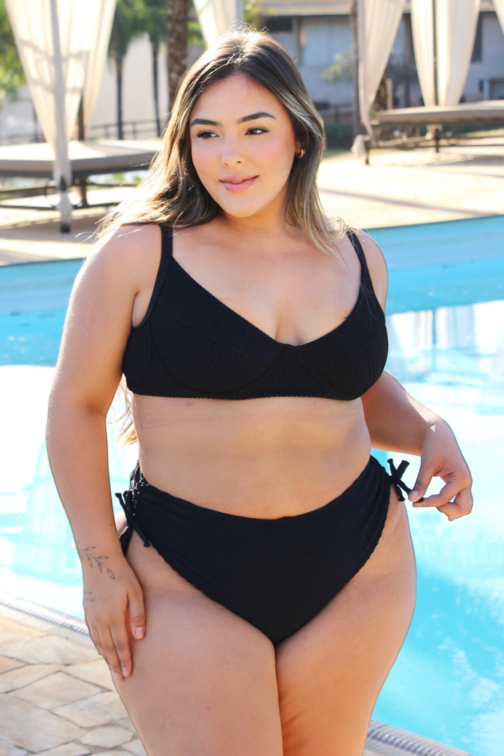 Bikini Meia-Taça Plus Size Black Textured