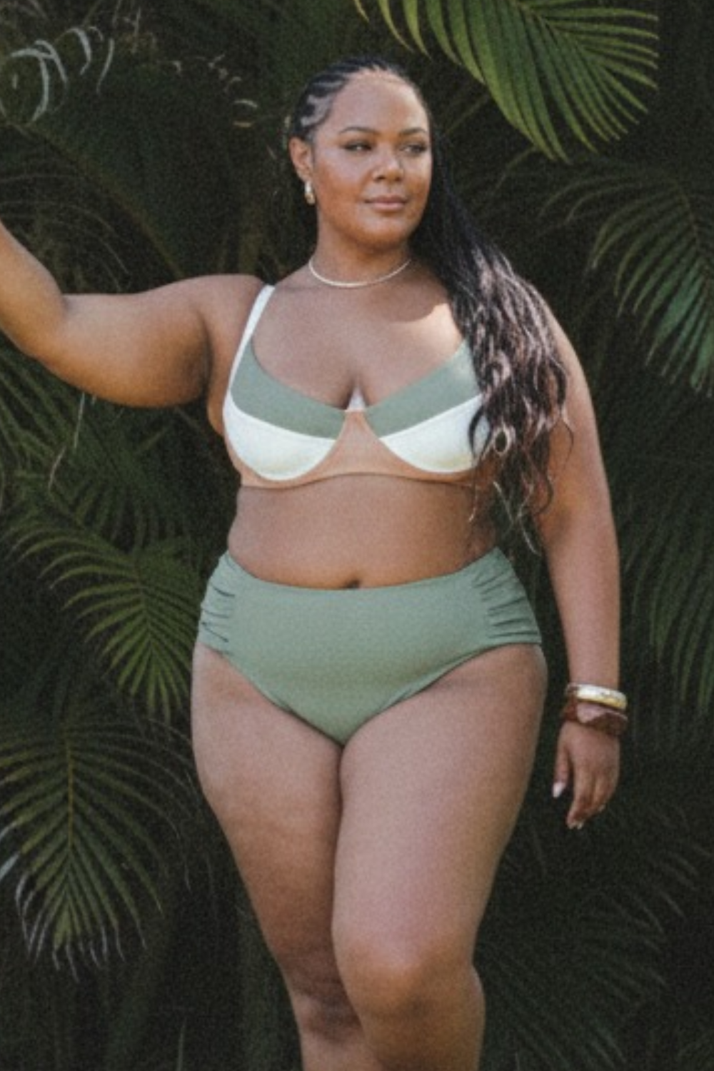 Bikini Half Cup Raízes Plus Size